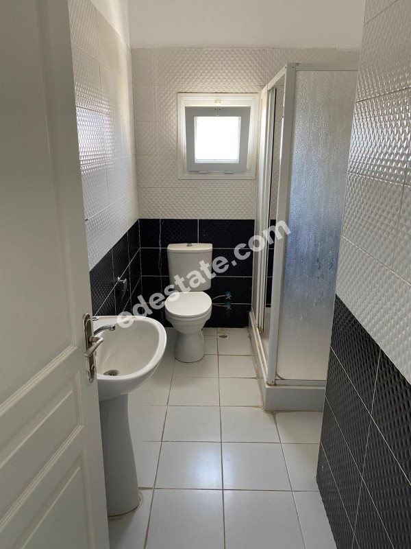 Lefkoşa Marmara Bölgesinde EŞYALI KİRALIK 3+1 DAİRE