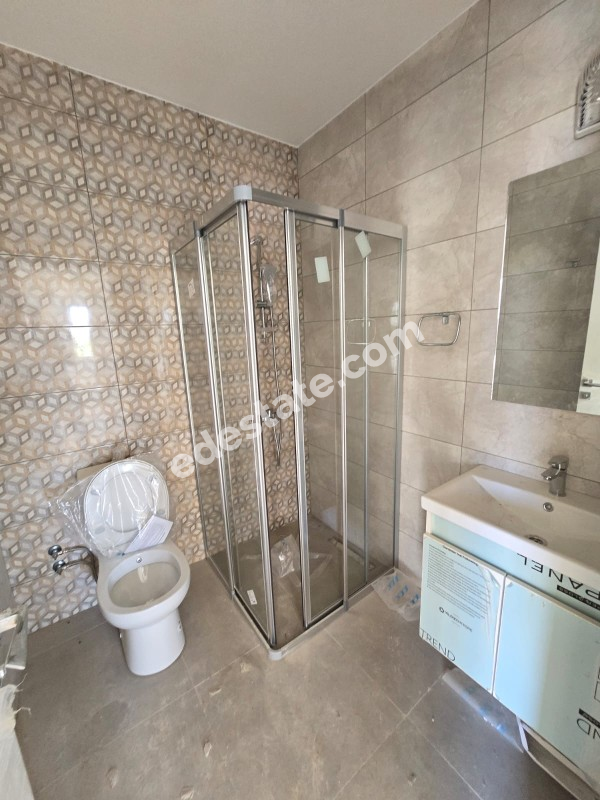 Girne Alsancak Bölgesinde Havuzlu SİTEDE SATILIK 1+1 DAİRE