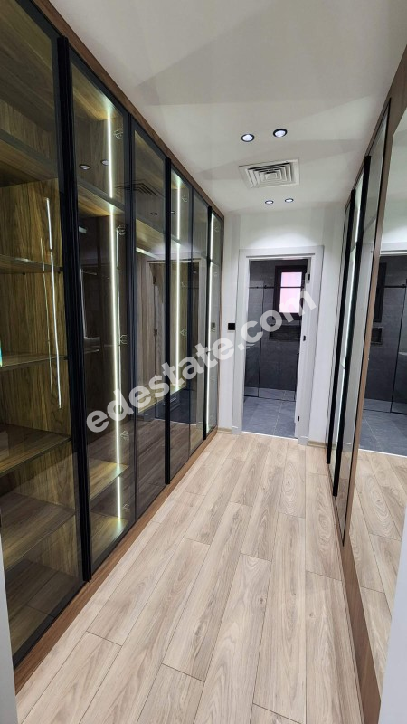 Girne Çatalköy Bölgesinde Satılık Yeni 4+1 Villa