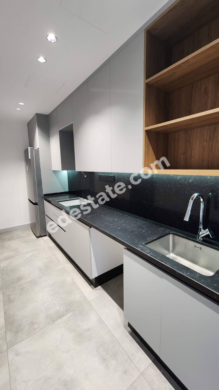 Girne Çatalköy Bölgesinde Satılık Yeni 4+1 Villa