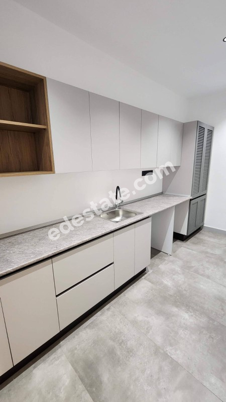 Girne Çatalköy Bölgesinde Satılık Yeni 4+1 Villa