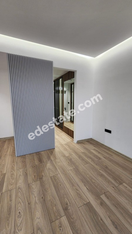 Girne Çatalköy Bölgesinde Satılık Yeni 4+1 Villa