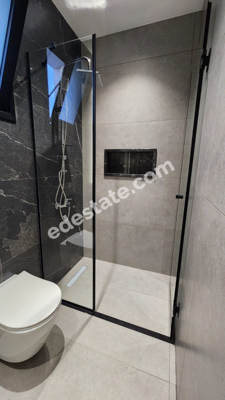 Girne Çatalköy Bölgesinde Satılık Yeni 4+1 Villa