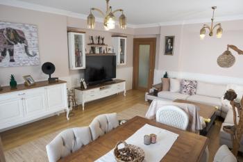 Ümraniye Tepeüstü Mh. Kiralık 3+1 Lüks Site Dairesi Metroya Çok Yakın( Boş Hemen Taşın)