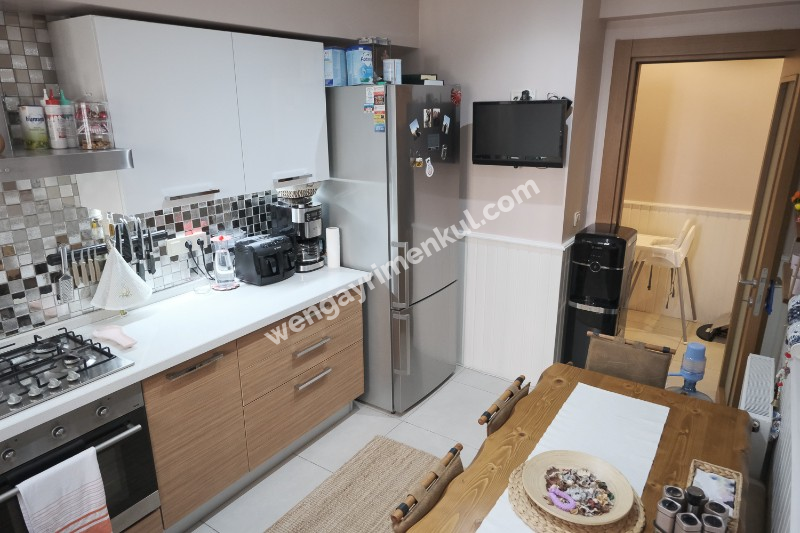 Ümraniye Tepeüstü Mh. Kiralık 3+1 Lüks Site Dairesi Metroya Çok Yakın( Boş Hemen Taşın)