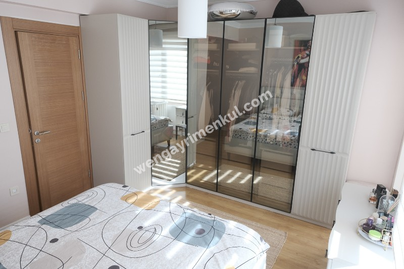 Ümraniye Tepeüstü Mh. Kiralık 3+1 Lüks Site Dairesi Metroya Çok Yakın( Boş Hemen Taşın)