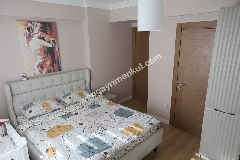 Ümraniye Tepeüstü Mh. Kiralık 3+1 Lüks Site Dairesi Metroya Çok Yakın( Boş Hemen Taşın)