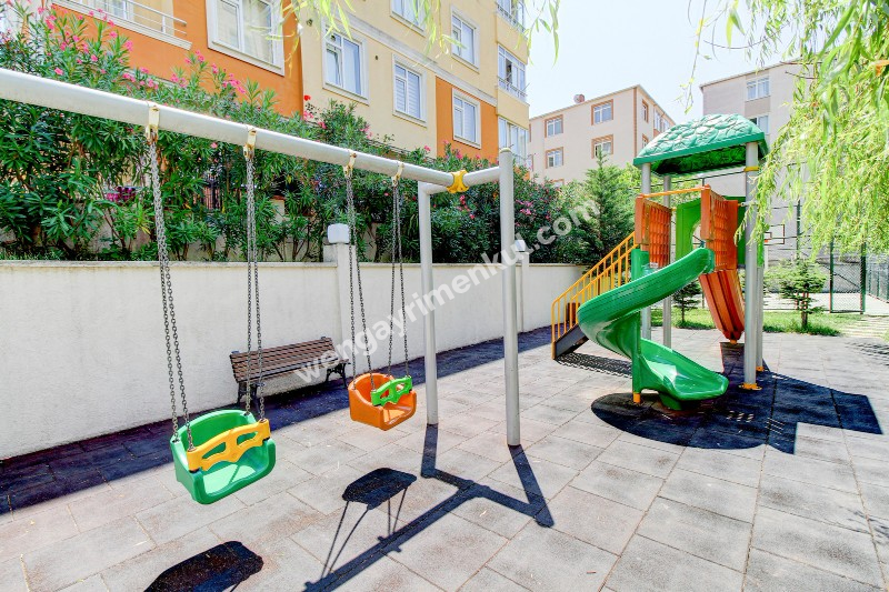 Ümraniye Tepeüstü Mh. Kiralık 3+1 Lüks Site Dairesi Metroya Çok Yakın( Boş Hemen Taşın)