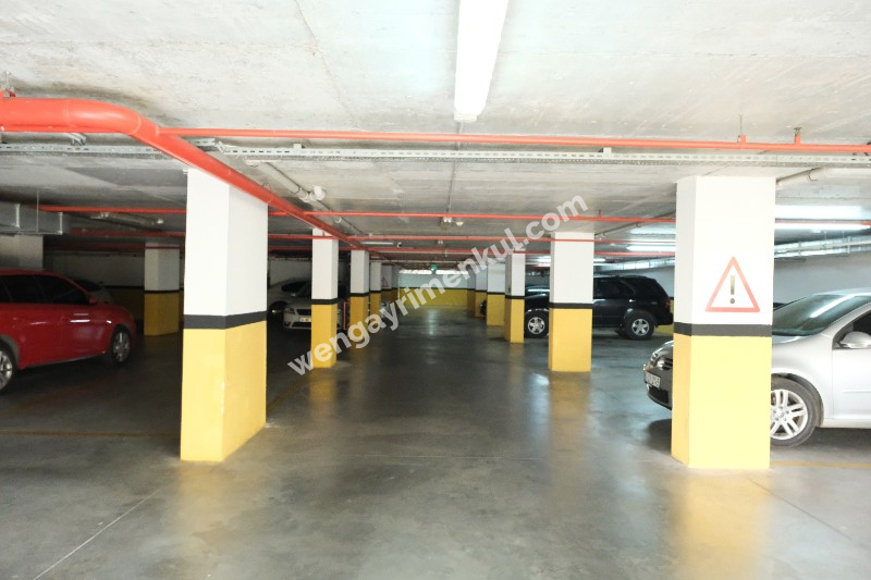 Ümraniye Tepeüstü Mh. Kiralık 3+1 Lüks Site Dairesi Metroya Çok Yakın( Boş Hemen Taşın)