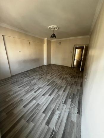 SEVİLLER MAH. ÜST CADDEDE SATILIK 3+1 DAİRE