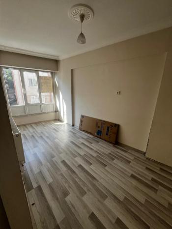 SEVİLLER MAH. ÜST CADDEDE SATILIK 3+1 DAİRE