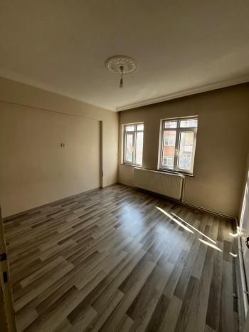 SEVİLLER MAH. ÜST CADDEDE SATILIK 3+1 DAİRE