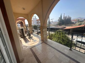 LEFKOŞA DUMLUPINAR BÖLGESİNDE SATILIK FUL EŞYALI TÜRK MALI DAİRE 
