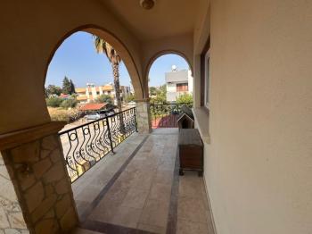 LEFKOŞA DUMLUPINAR BÖLGESİNDE SATILIK FUL EŞYALI TÜRK MALI DAİRE 
