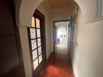 LEFKOŞA DUMLUPINAR BÖLGESİNDE SATILIK FUL EŞYALI TÜRK MALI DAİRE 
