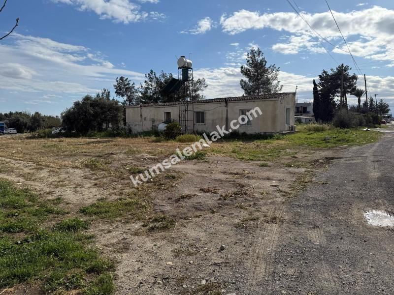 LEFKOŞA HASPOLAT BÖLGESİNDE ANAYOL ÜSTÜ SATILIK ARSA 