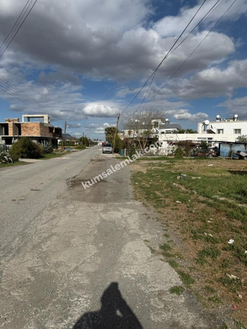 LEFKOŞA HASPOLAT BÖLGESİNDE ANAYOL ÜSTÜ SATILIK ARSA 