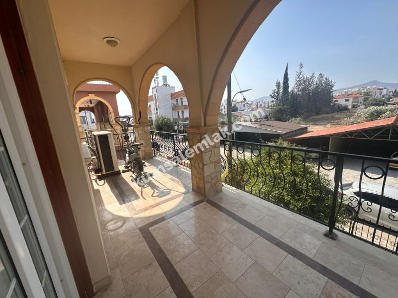 LEFKOŞA DUMLUPINAR BÖLGESİNDE SATILIK FUL EŞYALI TÜRK MALI DAİRE 