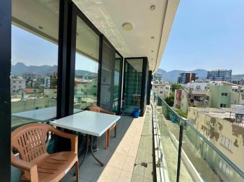 Kıbrıs Girne Merkez de Türk Tapulu Havuzlu Elit Sitede Lüks 2+1 Residence