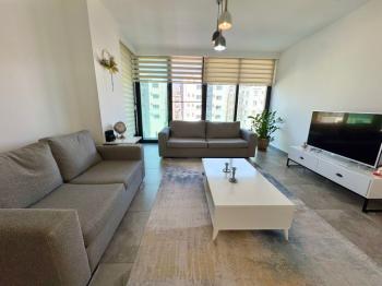 Kıbrıs Girne Merkez de Türk Tapulu Havuzlu Elit Sitede Lüks 2+1 Residence
