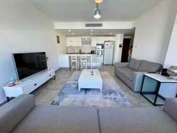 Kıbrıs Girne Merkez de Türk Tapulu Havuzlu Elit Sitede Lüks 2+1 Residence
