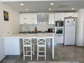 Kıbrıs Girne Merkez de Türk Tapulu Havuzlu Elit Sitede Lüks 2+1 Residence