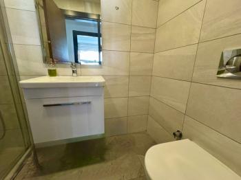 Kıbrıs Girne Merkez de Türk Tapulu Havuzlu Elit Sitede Lüks 2+1 Residence