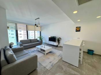 Kıbrıs Girne Merkez de Türk Tapulu Havuzlu Elit Sitede Lüks 2+1 Residence