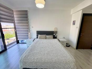 Kıbrıs Girne Merkez de Türk Tapulu Havuzlu Elit Sitede Lüks 2+1 Residence
