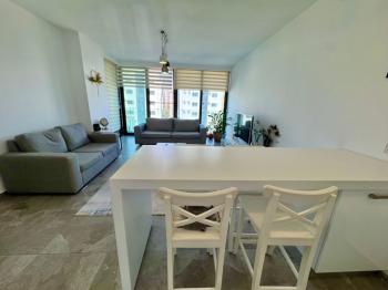 Kıbrıs Girne Merkez de Türk Tapulu Havuzlu Elit Sitede Lüks 2+1 Residence