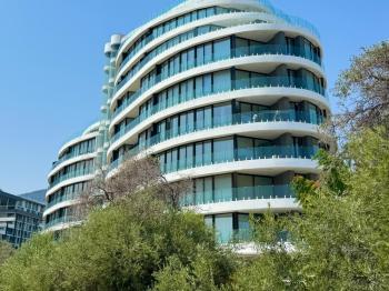 Kıbrıs Girne Merkez de Türk Tapulu Havuzlu Elit Sitede Lüks 2+1 Residence