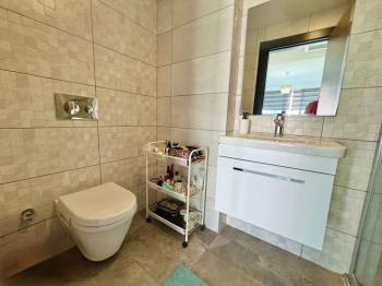 Kıbrıs Girne Merkez de Türk Tapulu Havuzlu Elit Sitede Lüks 2+1 Residence