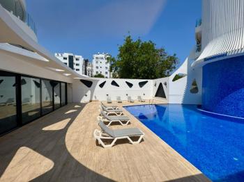 Kıbrıs Girne Merkez de Türk Tapulu Havuzlu Elit Sitede Lüks 2+1 Residence