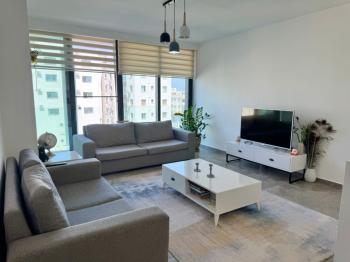 Kıbrıs Girne Merkez de Türk Tapulu Havuzlu Elit Sitede Lüks 2+1 Residence