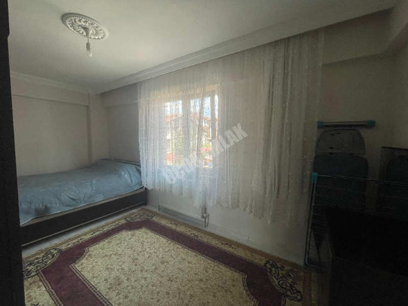 AFYON ÜÇOK EMLAKTAN MAREŞAL F ÇAKMAK MAH SATILIK 3+1 FIRSAT DAİRE