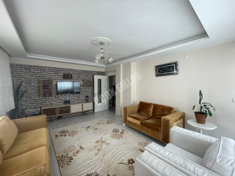 AFYON ÜÇOK EMLAKTAN MAREŞAL F ÇAKMAK MAH SATILIK 3+1 FIRSAT DAİRE