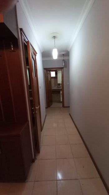 Bornova  merkezi konumda  10 yıllık binada Acil  satılık 3+1 daire 