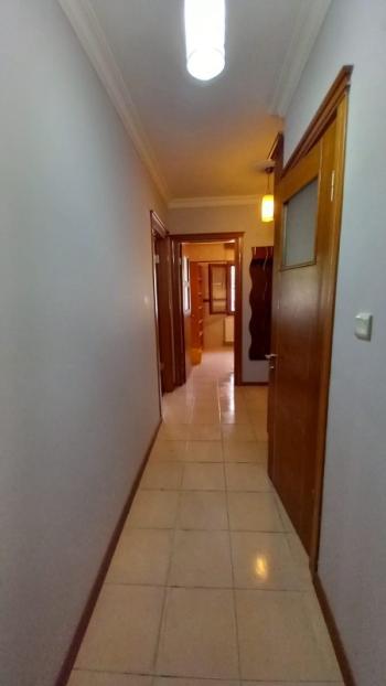 Bornova  merkezi konumda  10 yıllık binada Acil  satılık 3+1 daire 