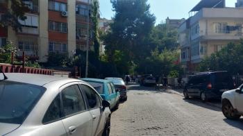 Bornova  merkezi konumda  10 yıllık binada Acil  satılık 3+1 daire 