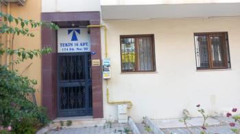 Bornova  merkezi konumda  10 yıllık binada Acil  satılık 3+1 daire 