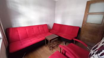 Bornova  merkezi konumda  10 yıllık binada Acil  satılık 3+1 daire 