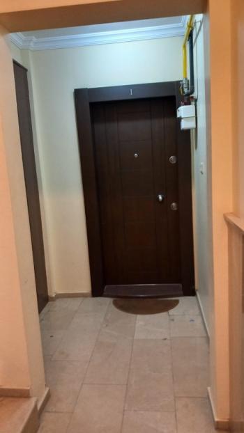 Bornova  merkezi konumda  10 yıllık binada Acil  satılık 3+1 daire 