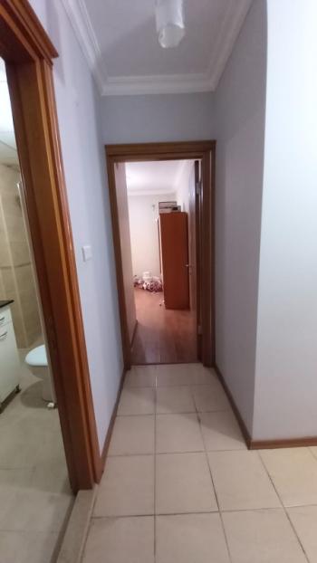 Bornova  merkezi konumda  10 yıllık binada Acil  satılık 3+1 daire 