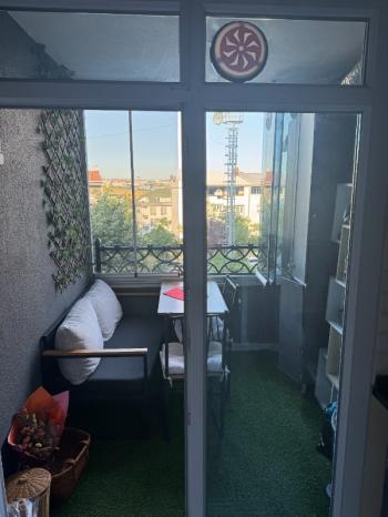 BEYLİKDÜZÜ YAKUPLU’DA 2+1, BALKONLU, ÖNÜ AÇIK, METROBÜSE YAKIN DAİRE!