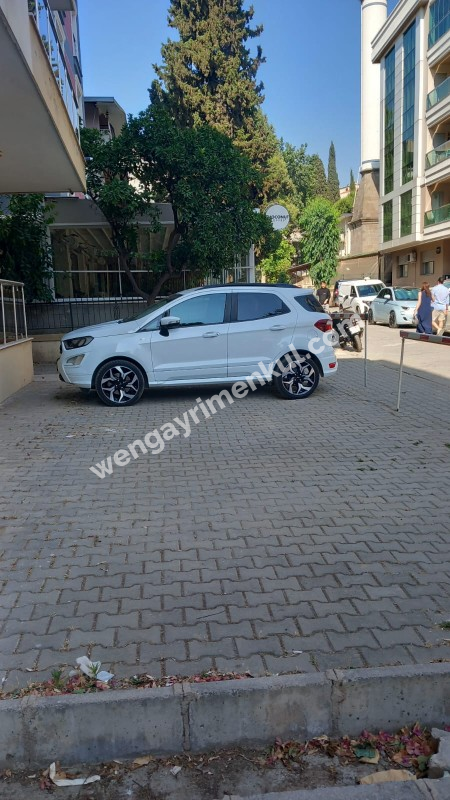 Bornova  merkezi konumda  10 yıllık binada Acil  satılık 3+1 daire 