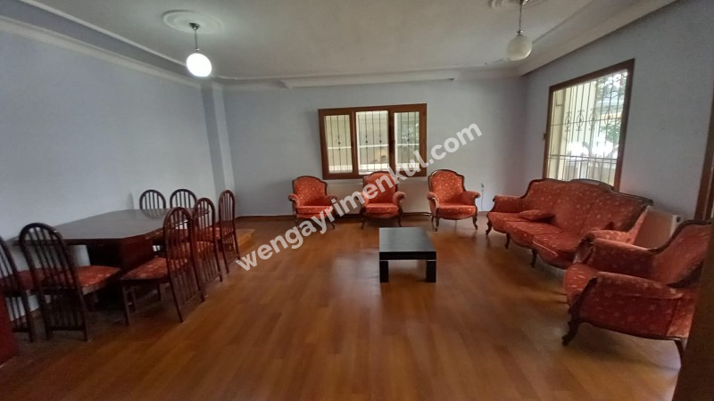 Bornova  merkezi konumda  10 yıllık binada Acil  satılık 3+1 daire 