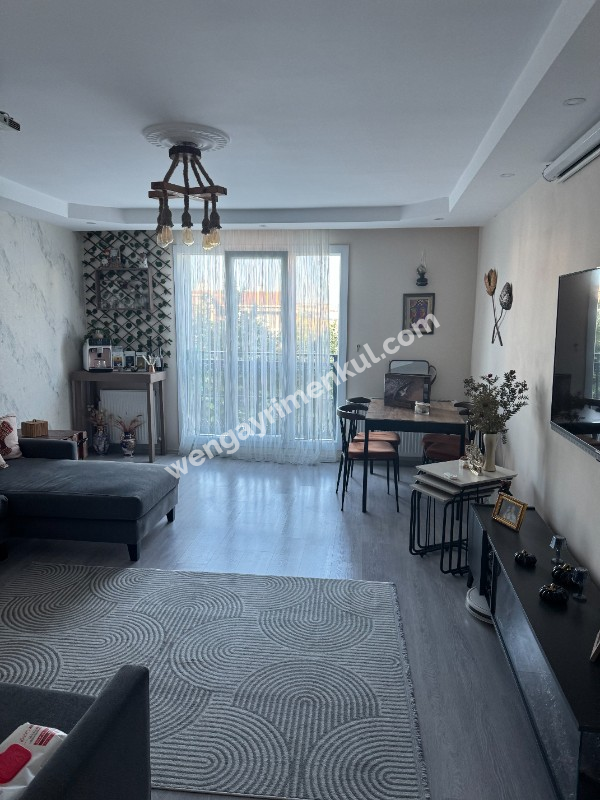 BEYLİKDÜZÜ YAKUPLU’DA 2+1, BALKONLU, ÖNÜ AÇIK, METROBÜSE YAKIN DAİRE!