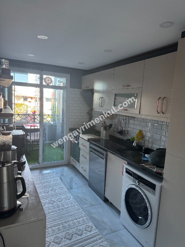BEYLİKDÜZÜ YAKUPLU’DA 2+1, BALKONLU, ÖNÜ AÇIK, METROBÜSE YAKIN DAİRE!