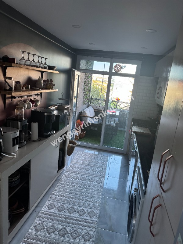 BEYLİKDÜZÜ YAKUPLU’DA 2+1, BALKONLU, ÖNÜ AÇIK, METROBÜSE YAKIN DAİRE!