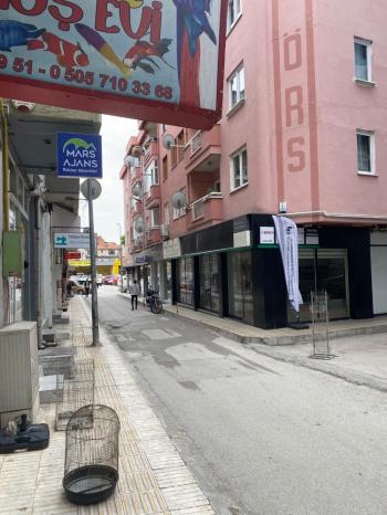 GÜVENAY – ÇORUM MERKEZ ÇARŞI İÇİ (MEVLANA OTOPARKI YANI) – 60 m² SATILIK İŞ YERİ